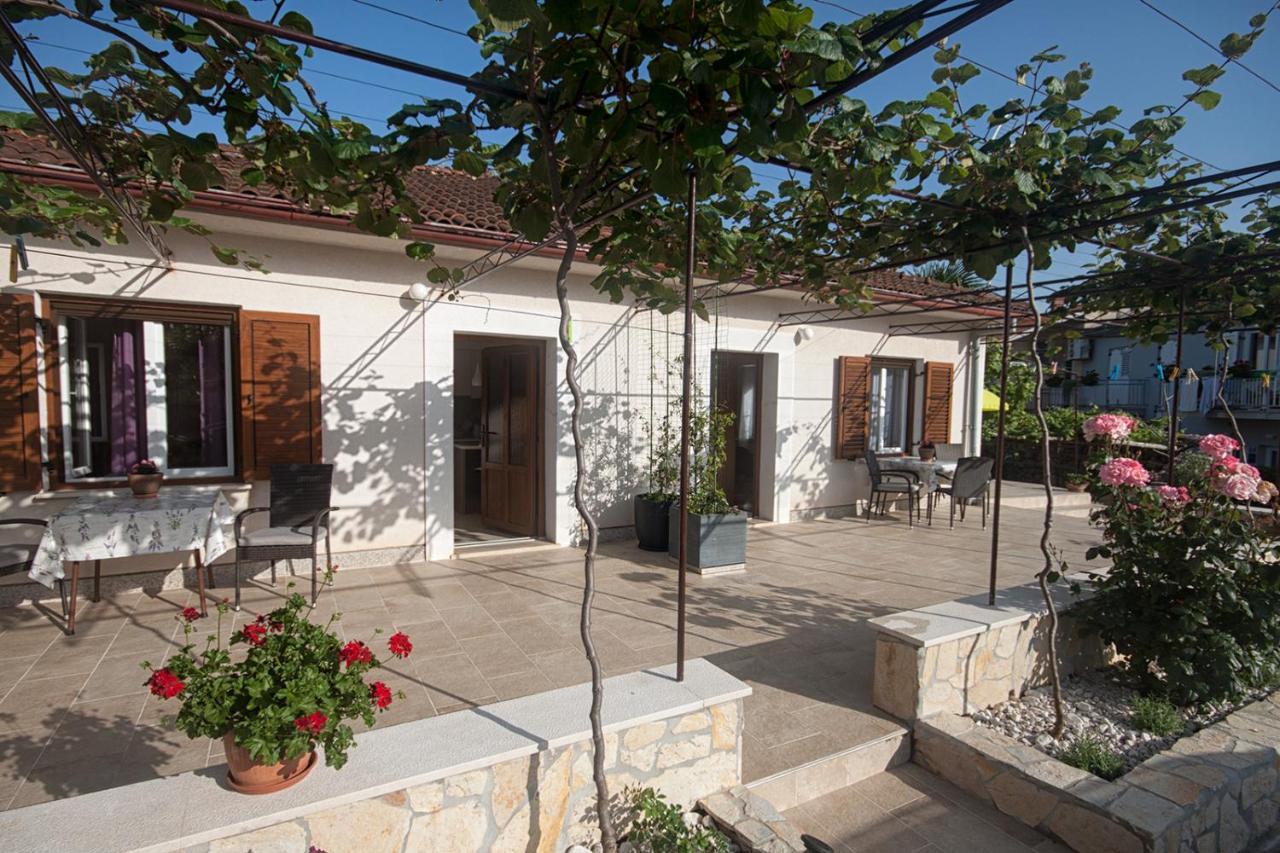 Apartments Katarina Porat Malinska Bagian luar foto