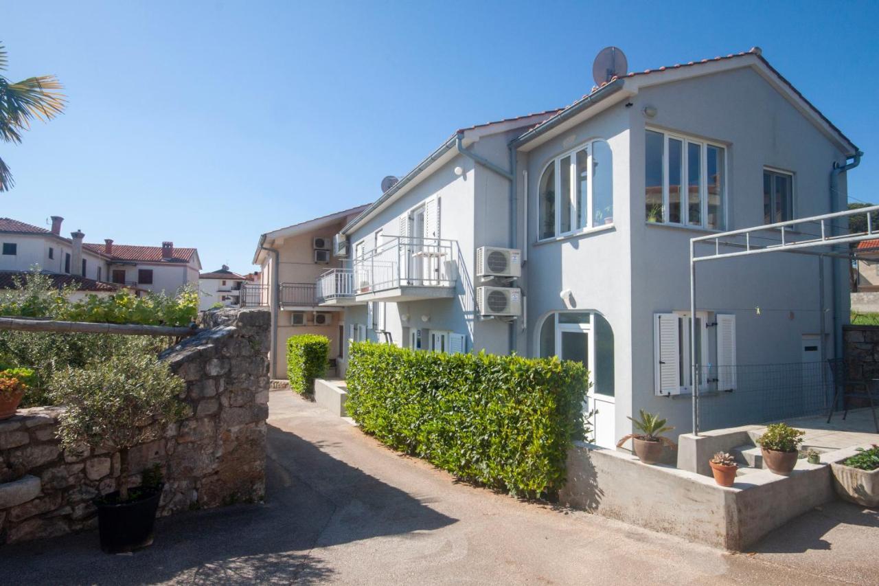 Apartments Katarina Porat Malinska Bagian luar foto