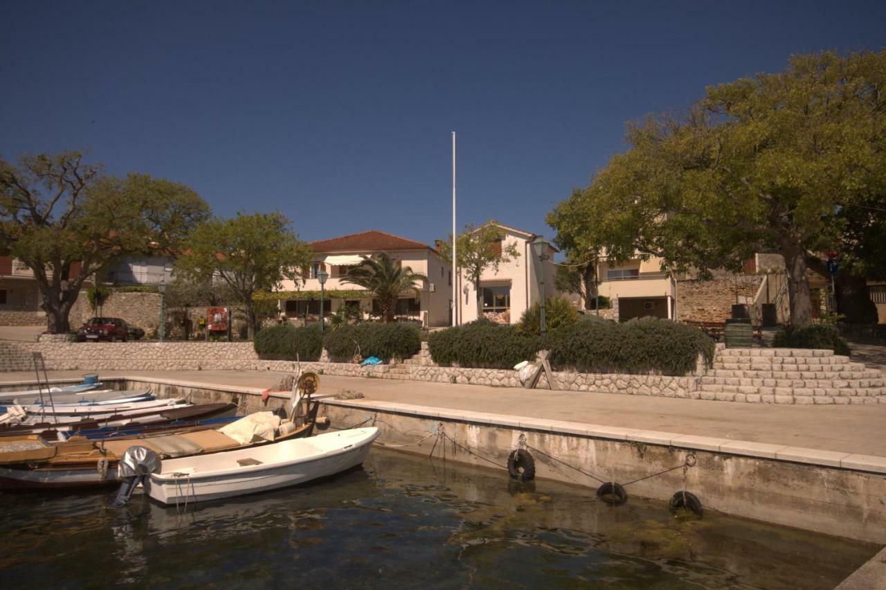Apartments Katarina Porat Malinska Bagian luar foto