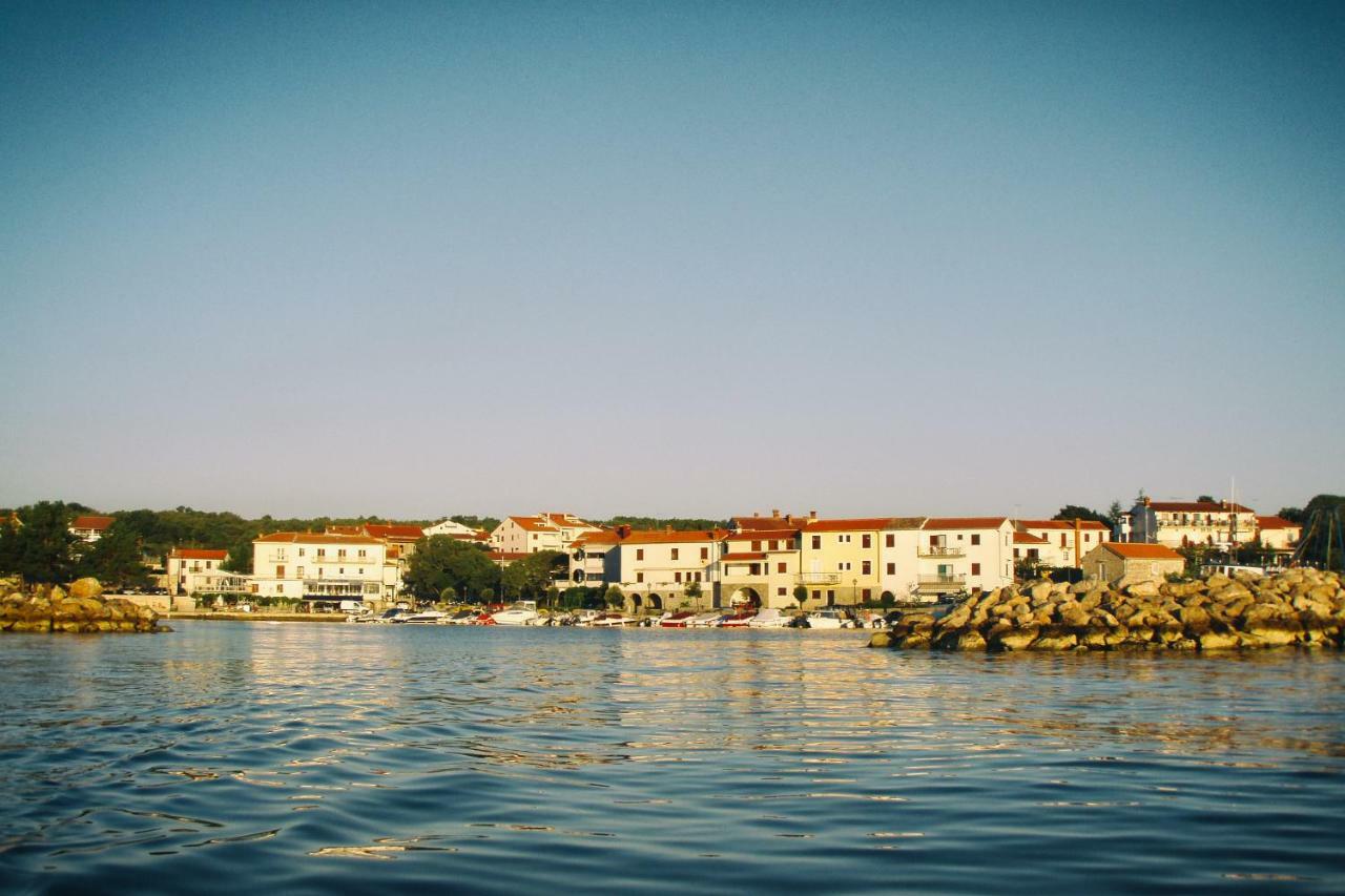 Apartments Katarina Porat Malinska Bagian luar foto