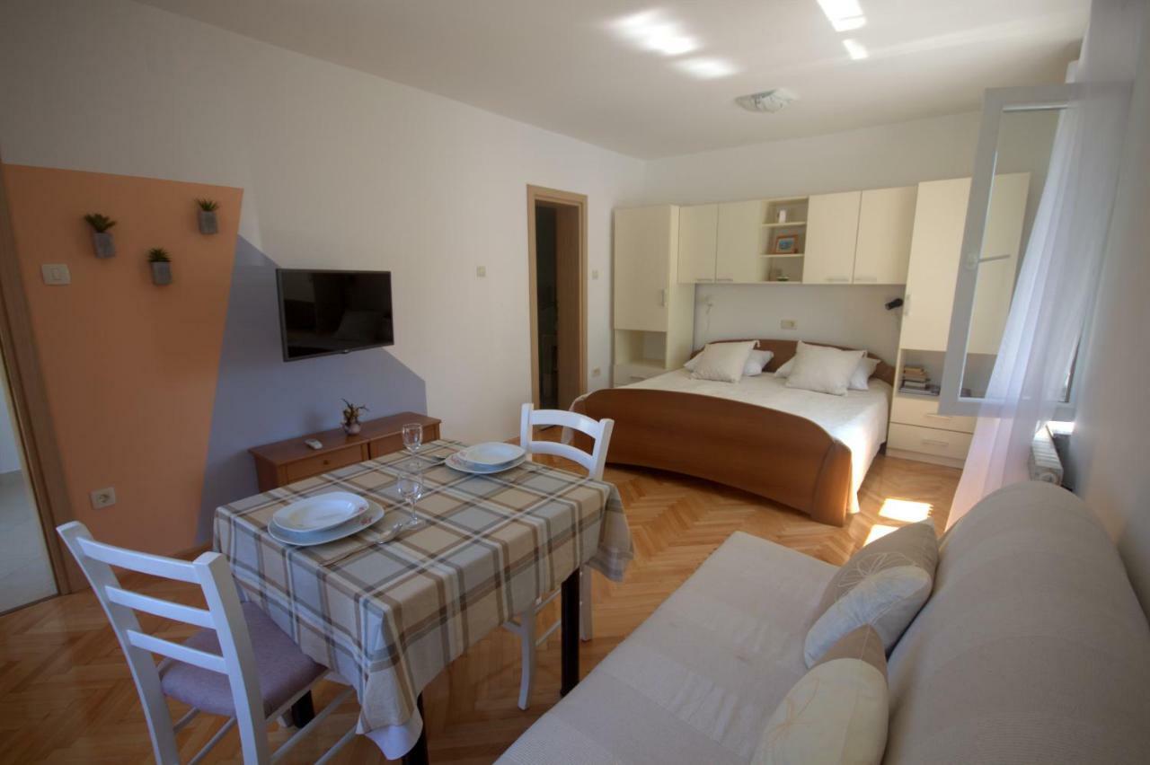 Apartments Katarina Porat Malinska Bagian luar foto