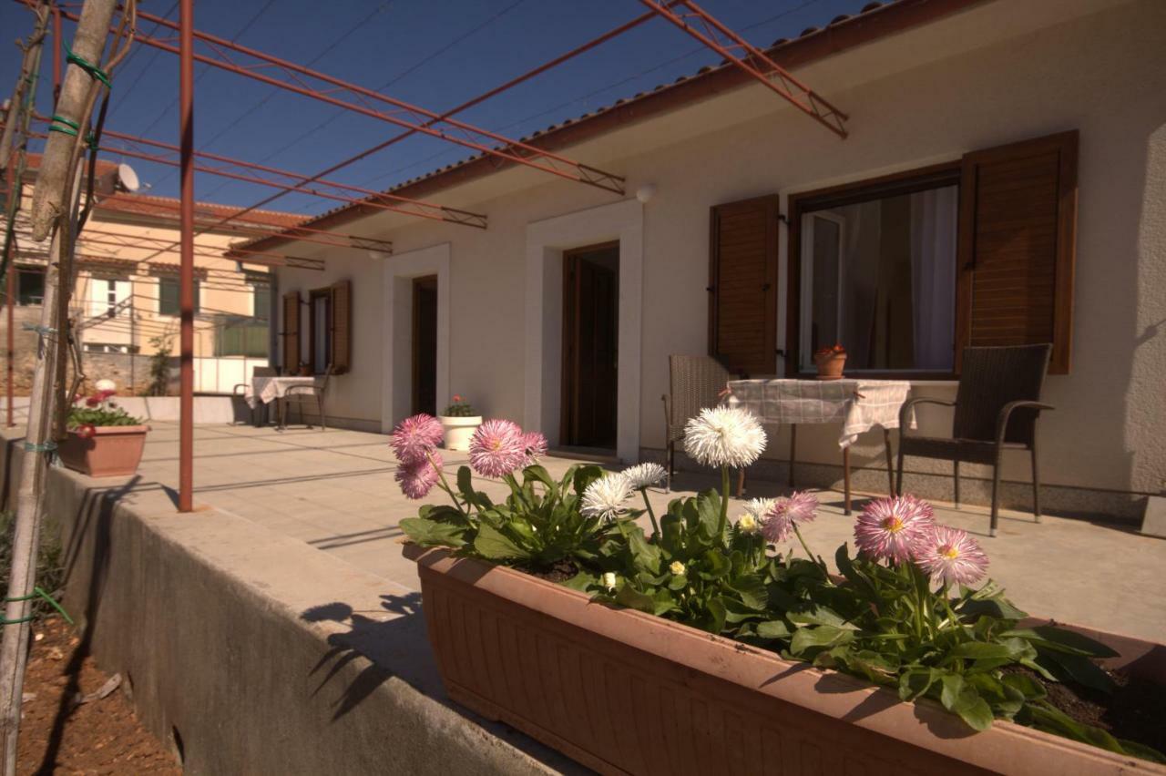 Apartments Katarina Porat Malinska Bagian luar foto